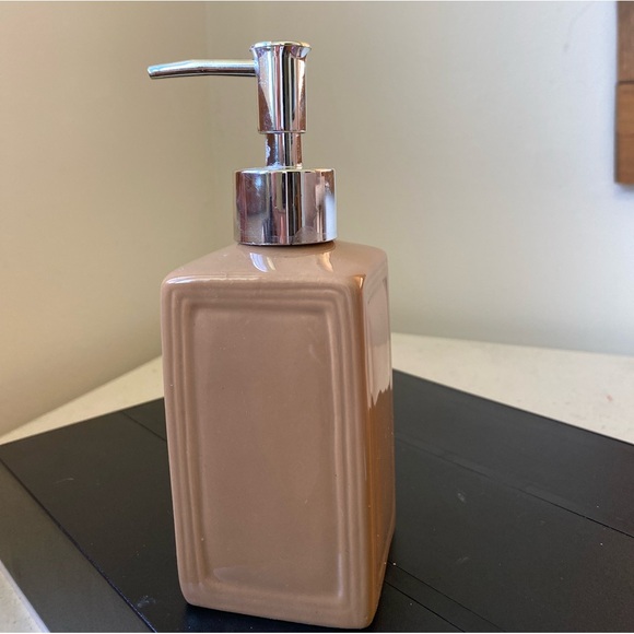 hand soap dispenser tan new - Picture 3 of 5